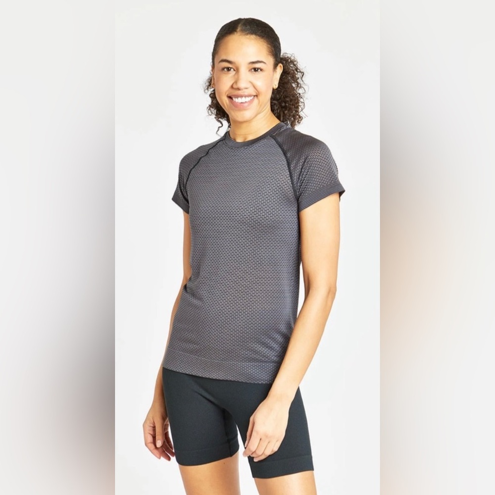 Oiselle Flow Short Sleeve - Black/Obsidian